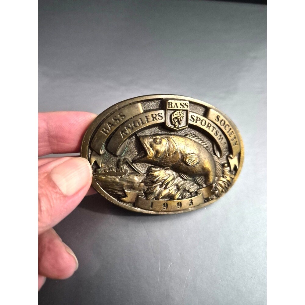 1993 Bass Anglers Sportsman Society Fishing Fisherman Round Brass Belt Buckle 3"
